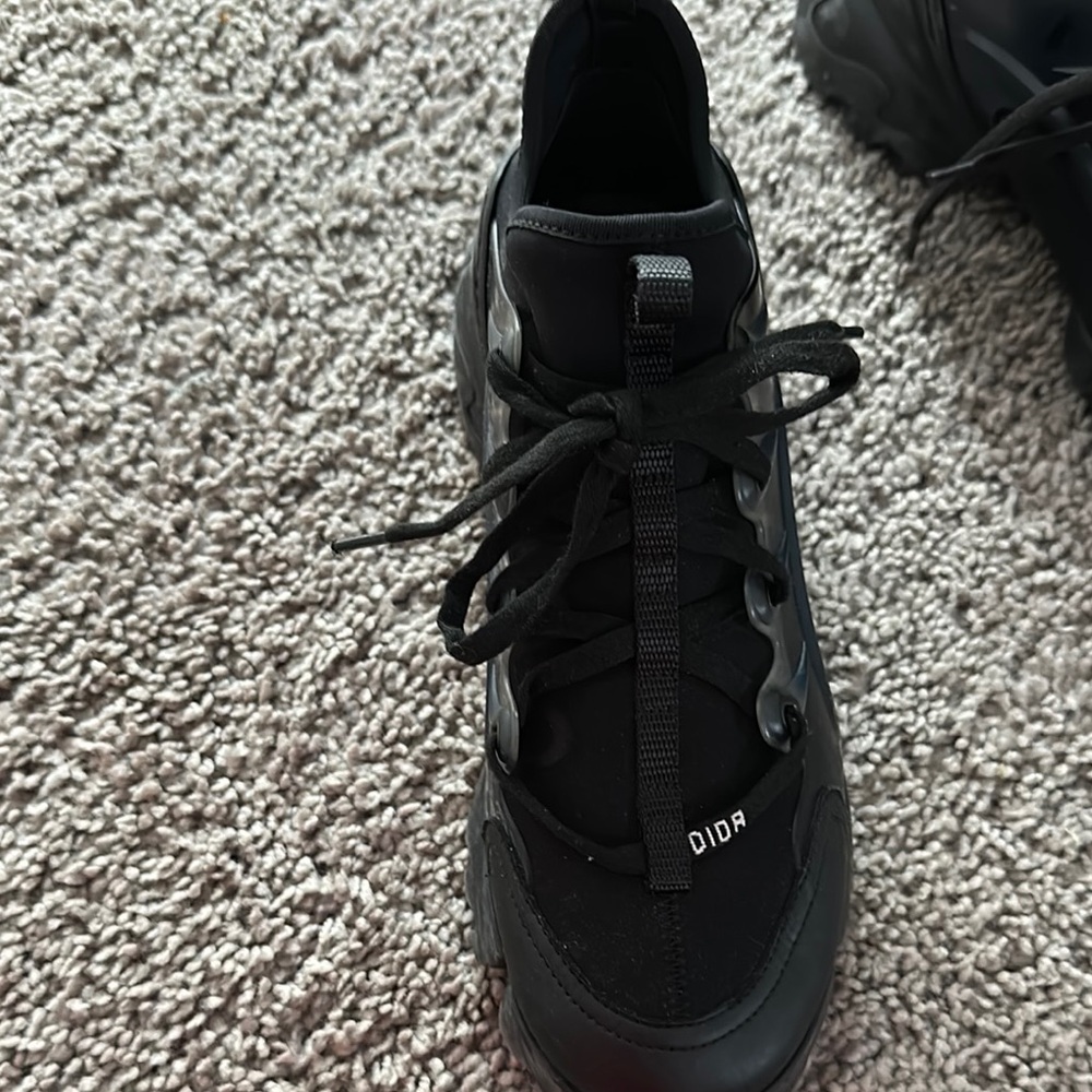 Black Sporty Sneakers with Mesh and Padded Collar